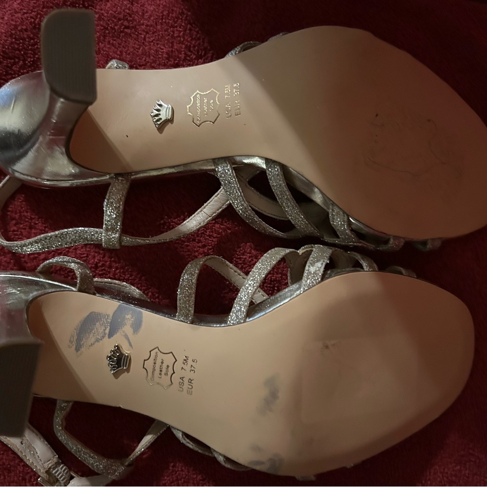 Nina Gold Strappy Heels Elegant Designs - Picture 4 of 5